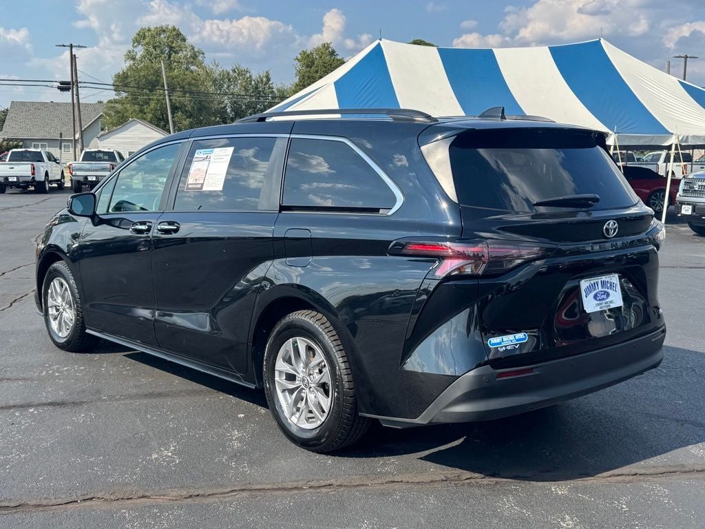 2026 Toyota Sienna XLE 8 Passenger