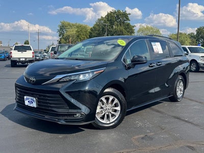 2026 Toyota Sienna XLE 8 Passenger