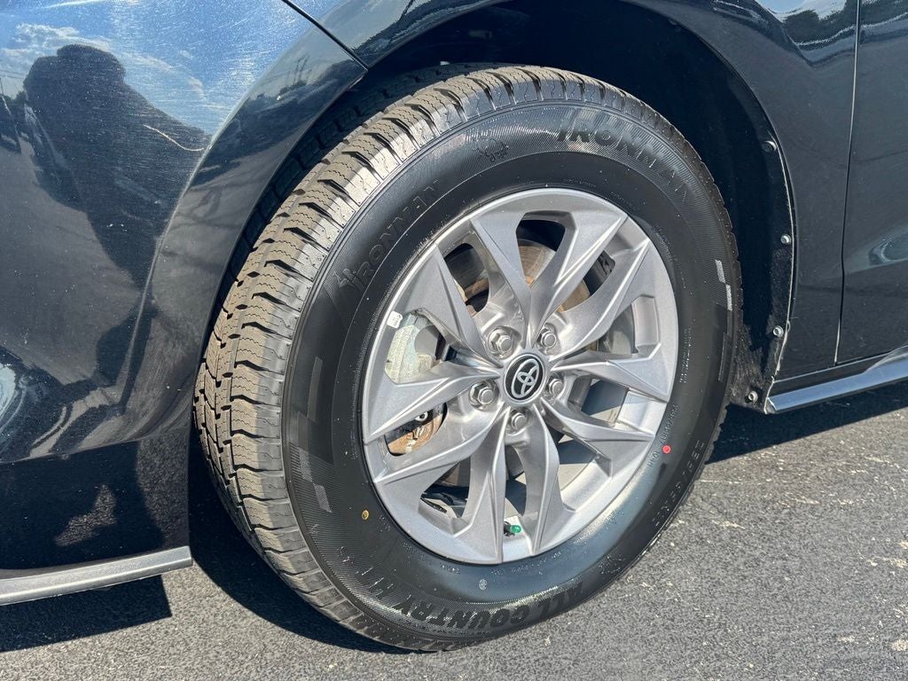 2026 Toyota Sienna XLE 8 Passenger
