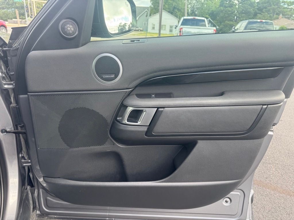 2024 Land Rover Discovery S