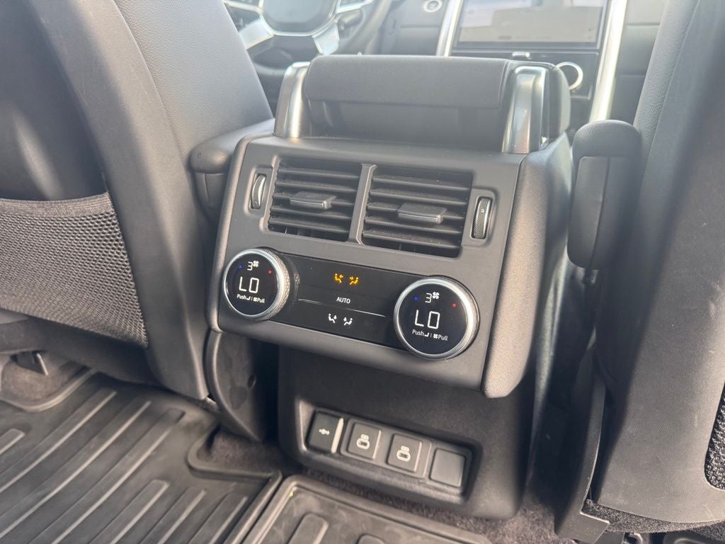 2024 Land Rover Discovery S