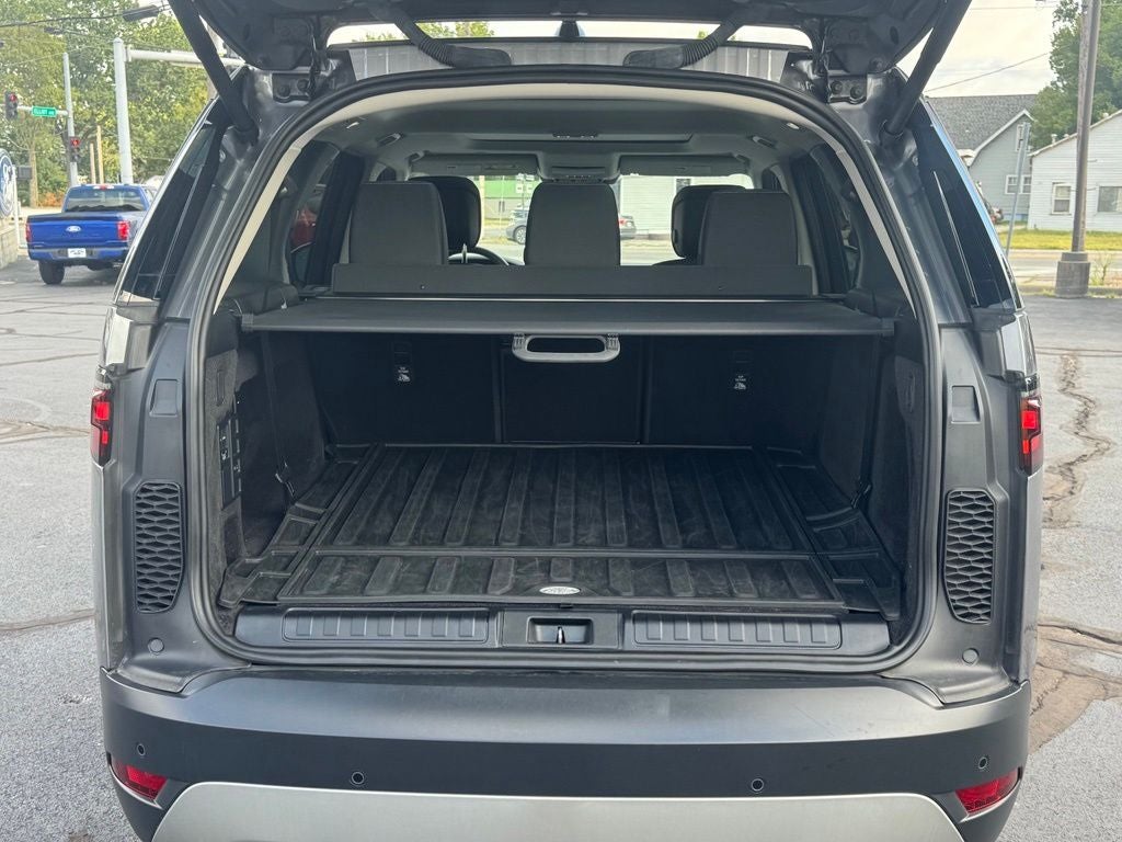 2024 Land Rover Discovery S