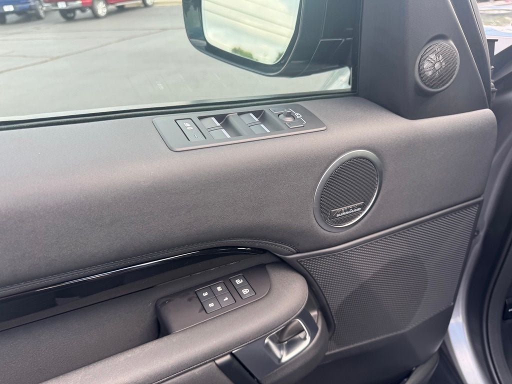 2024 Land Rover Discovery S