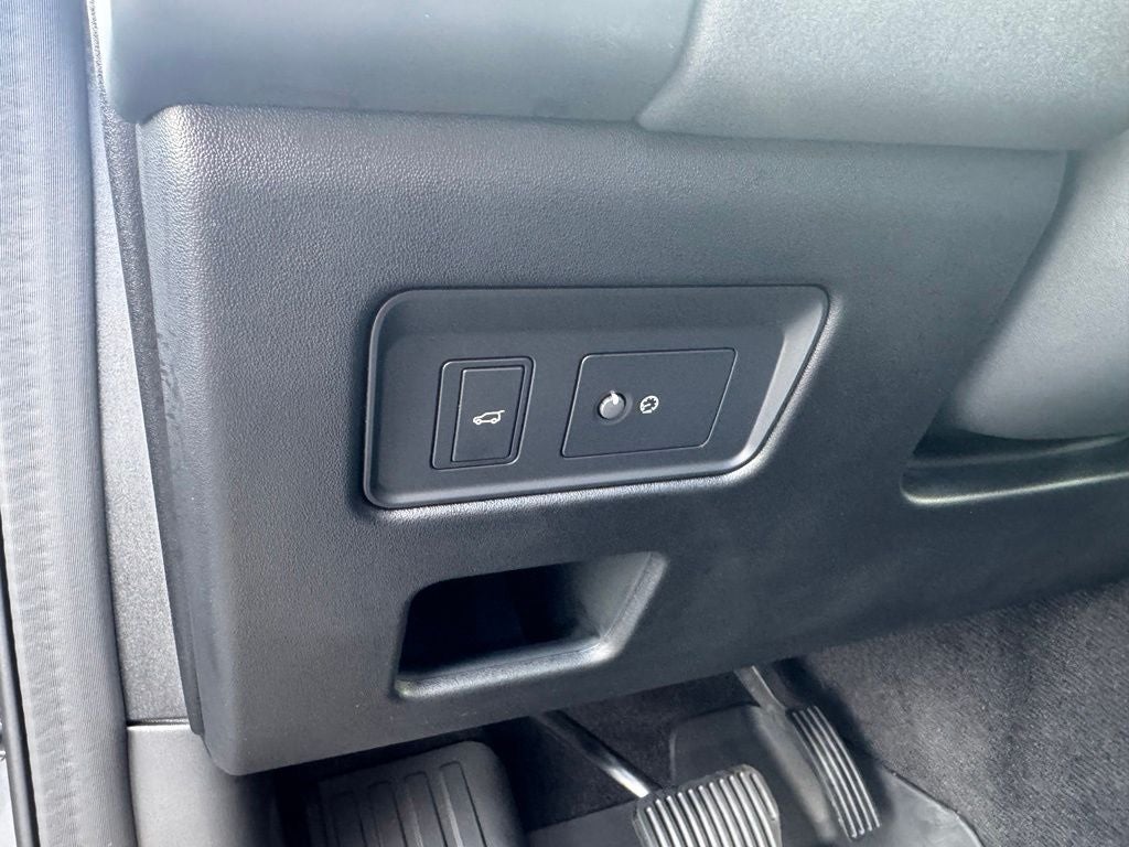 2024 Land Rover Discovery S