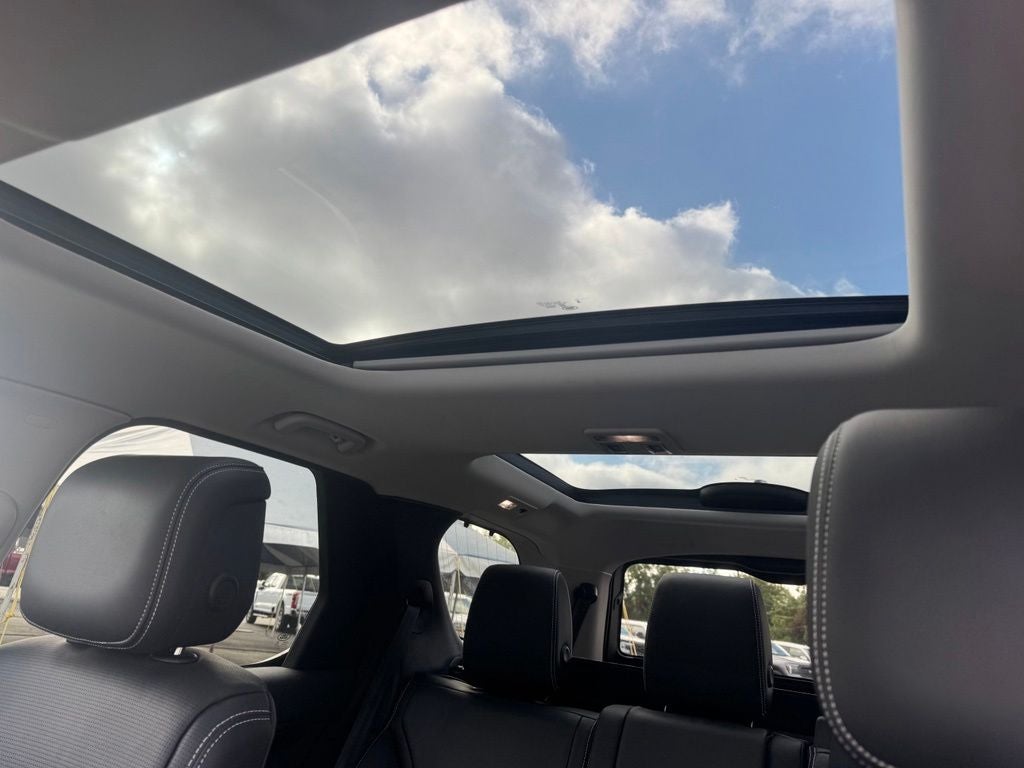 2024 Land Rover Discovery S